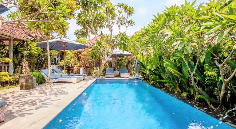 House with terrace, yard & pool — photo 3