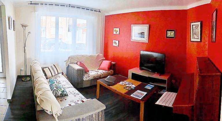 Nice house, garden and BBQ 3km from the beach / Jolie maison, jardin et BBQ a 3 km de la plage — photo 2