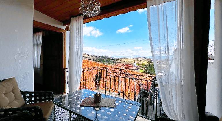 Villa with yard & terrace | Perfect for remote work — photo 3
