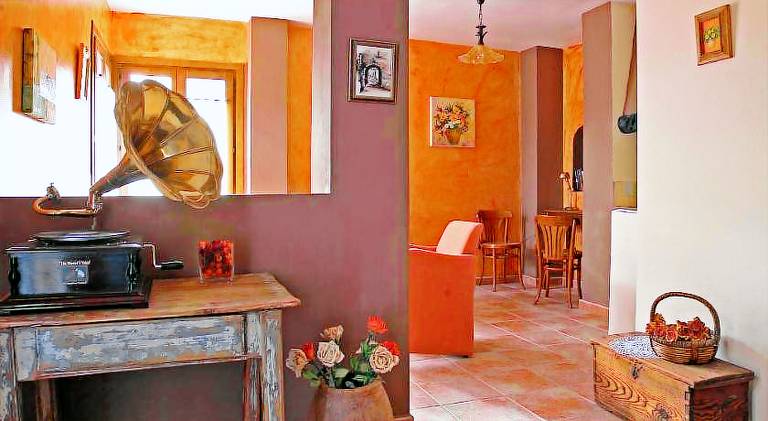 Vacation home with patio | Pets allowed — photo 2