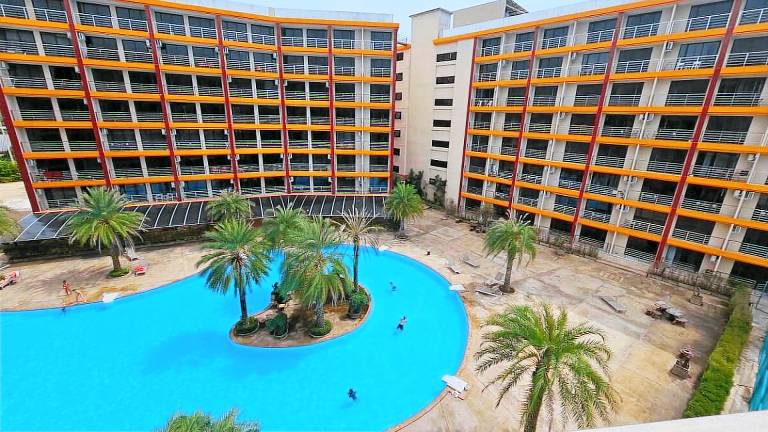 Rental apartment with pool — photo 4