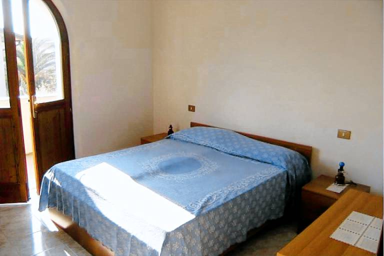 4 Bedroom apartment, 650m from the beach, close to the centre of Marina di Massa. — photo 5