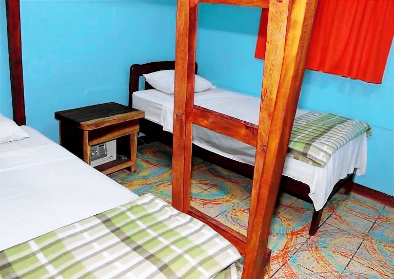 Hostel Tamarindo