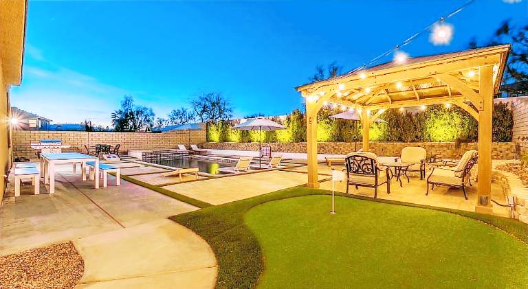 House with pool & jacuzzi — photo 4
