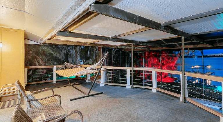 Vacation home with jacuzzi & pool — photo 4