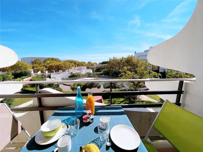 Beautiful holiday apartment with garden, pool & patio | Beach nearby | Pets allowed — photo 2
