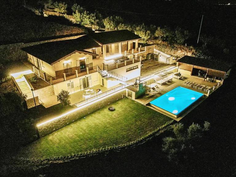 Child-friendly ample villa with hot tub, garden & BBQ | Sea view | Pet-friendly — photo 4