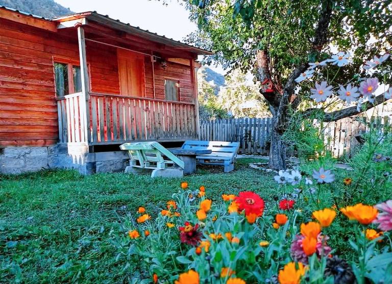 Vacation home with hot tub | Pet-friendly — photo 5