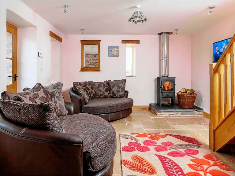 Cottage with terrace, garden & jacuzzi — photo 3
