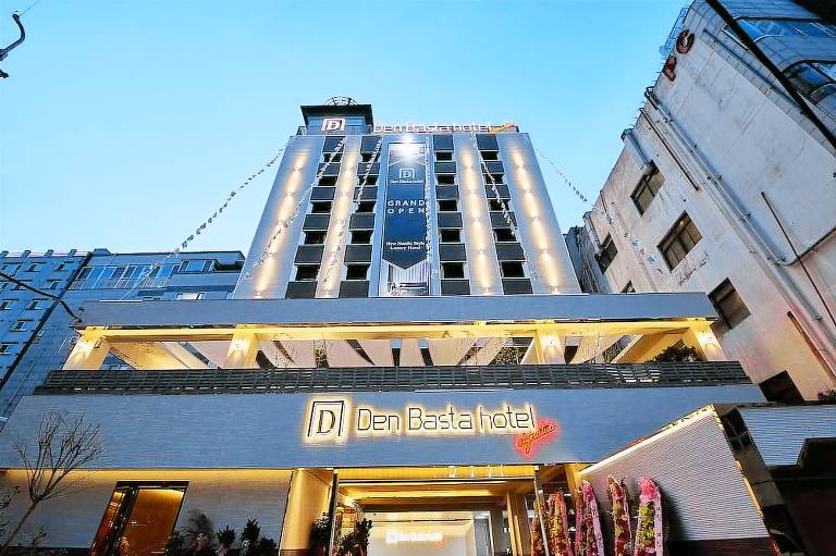 Den Basta Signature Hotel