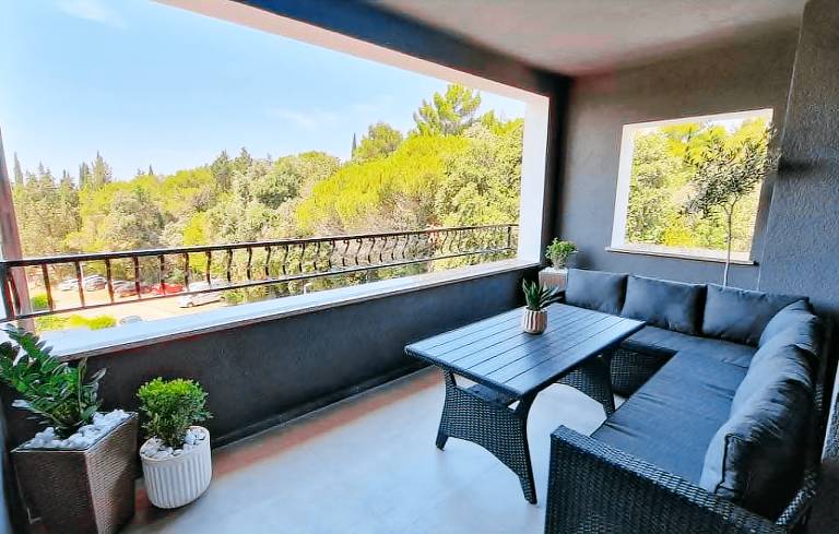 Rental apartment with yard & grill in Rovinj