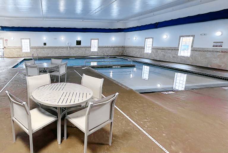 La Quinta Inn & Suites by Wyndham Minot — photo 5