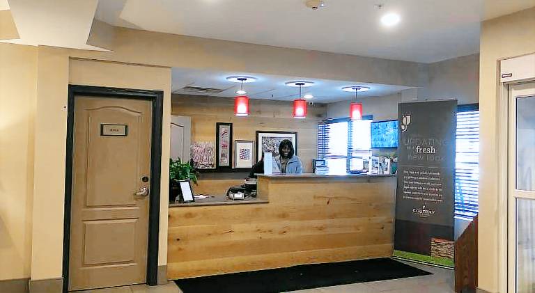 Country Inn & Suites by Radisson, Camp Springs (Andrews Air Force Base), MD — photo 4