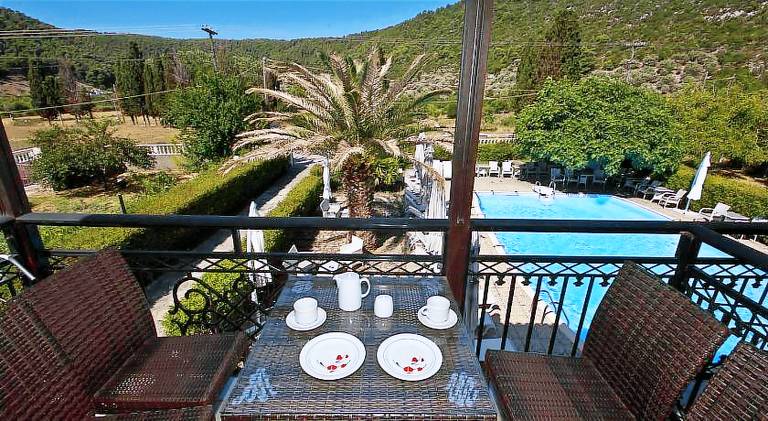 Holiday apartment with grill, private pool & terrace — photo 3