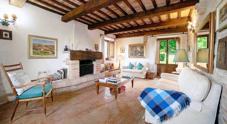 Villa with pool — photo 2