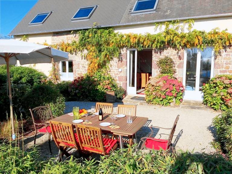 Fully equipped house with garden, barbeque & patio | Pets allowed — photo 2