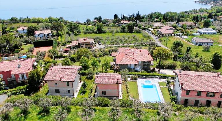 Wonderful villa with pool, garden & grill | Pet-friendly in Manerba del Garda