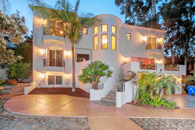 House Mission Valley
