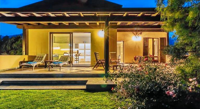 Villa with hot tub & pool in Bellagio