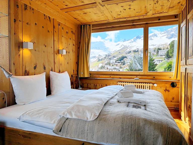 Rental apartment with yard & patio | Garden view in Arosa