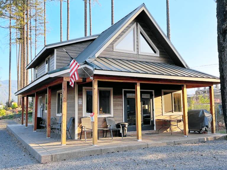 Cabin  Detroit