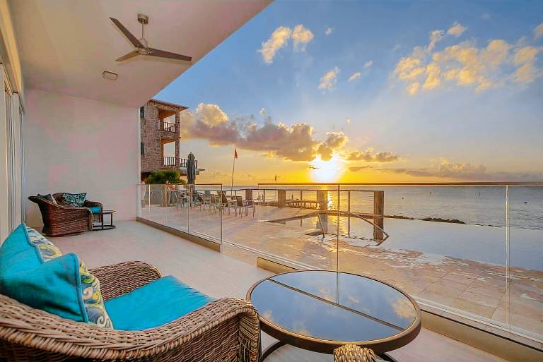 Apartment Seven Mile Beach