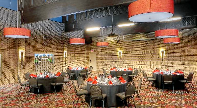Royal Hotel Lloydminster — photo 3
