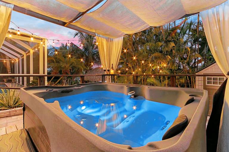 OH! What a Villa - Sunsets, Saltwater Pool, Hot tub, Tiki Hut, Dock - Villa Coastal Cottage- Roelens — photo 4