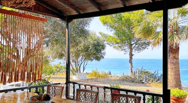Vacation home with garden & terrace | Next to the beach | Pets are welcome in Sithonia