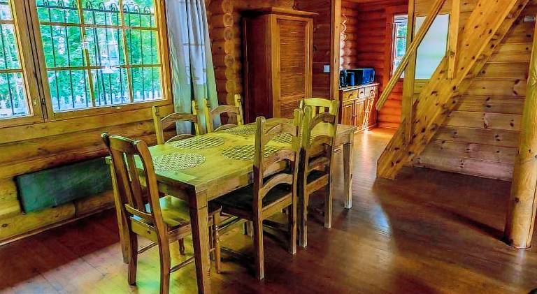 Chalet with terrace & yard — photo 2