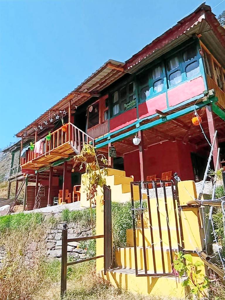 House with garden & pool | Water view — photo 3