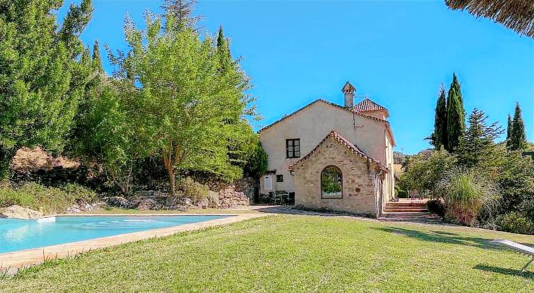 Big villa with pool | Pets are welcome — photo 4