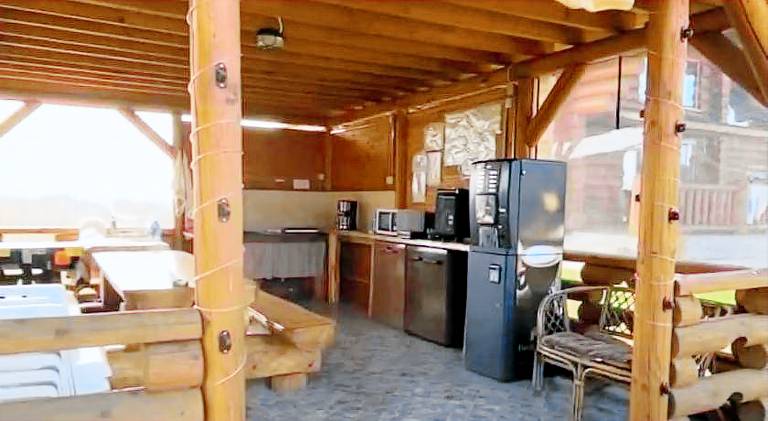 Vacation home with patio, barbecue & yard — photo 5