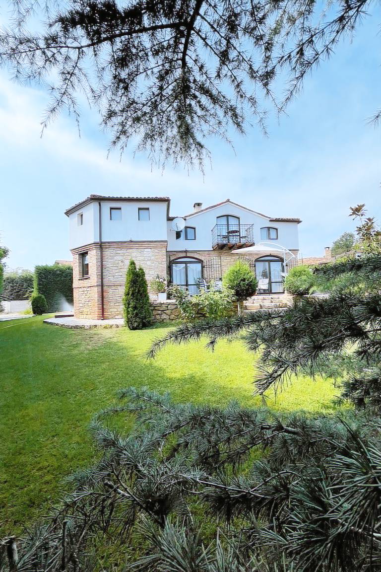 Fully equipped vacation home with terrace, private pool & garden | Dogs allowed — photo 2