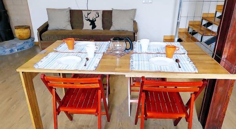Chalet with patio & yard — photo 4