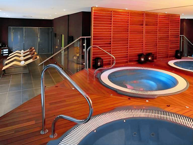 Serviced apartment with sauna & terrace — photo 4