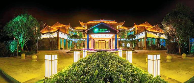 Bed and breakfast  Qinglong