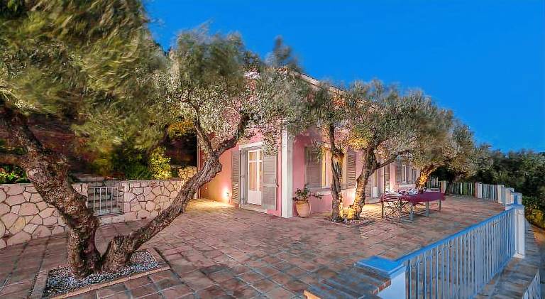 Villa with patio, yard & private pool — photo 5