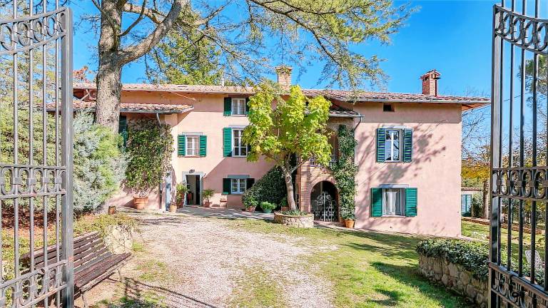 Villa with barbecue, private pool & garden | Pool view | Perfect for remote work — photo 2