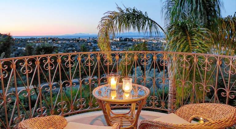 Villa with patio, barbeque & yard — photo 2