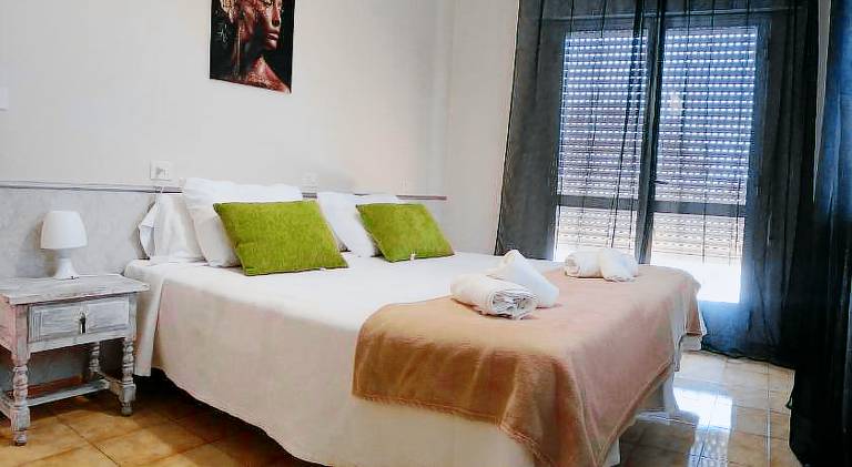 Holiday apartment with yard & terrace in Sanxenxo