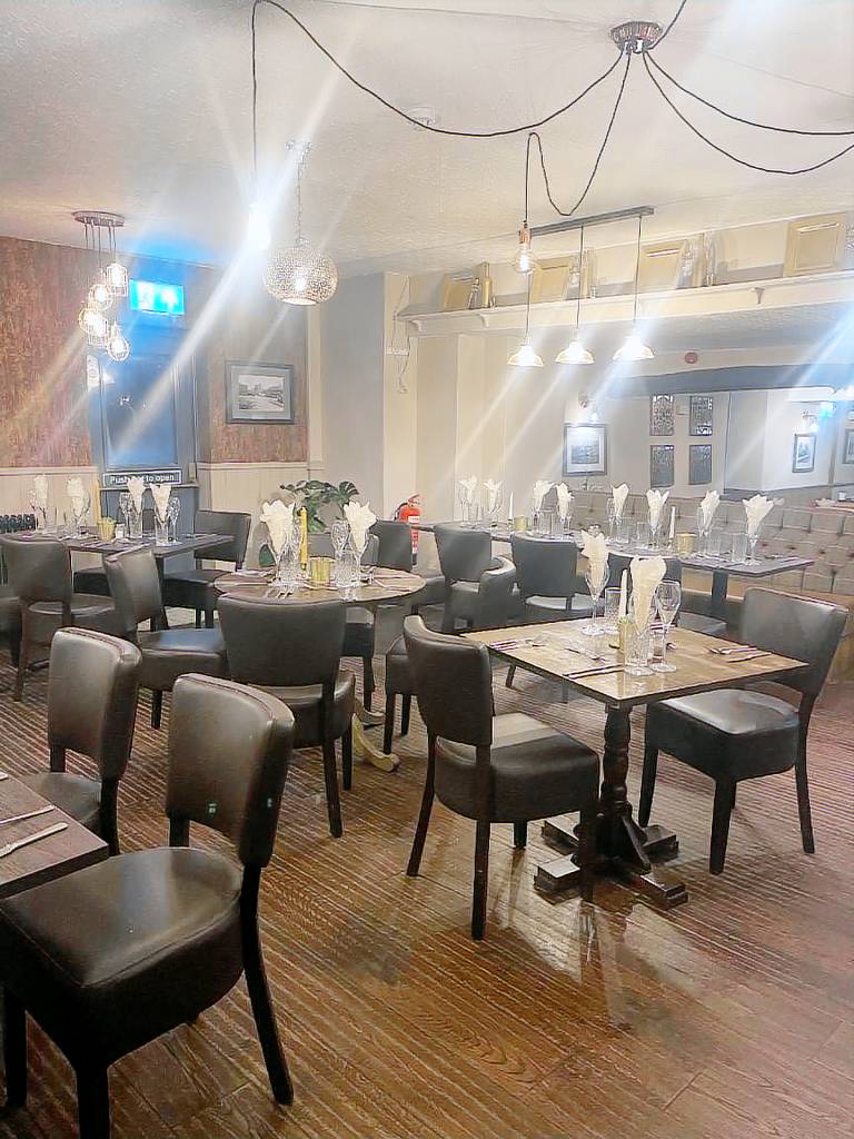 Norfolk Arms Hotel — photo 2