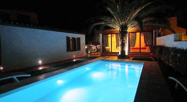 Villa with hot tub & pool in Valledoria