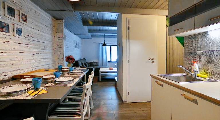 Lodge with yard, barbecue & terrace — photo 2