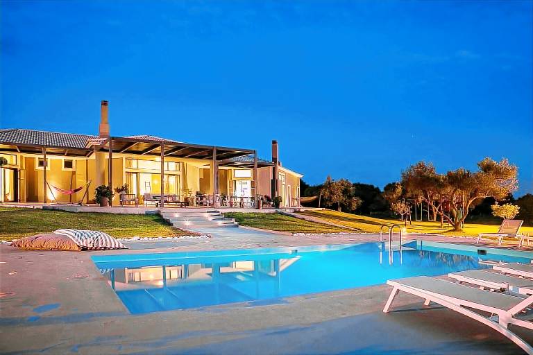 Villa  Lakithra