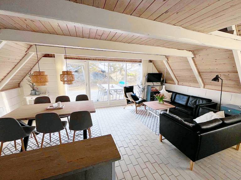 House with barbecue, patio & garden — photo 4