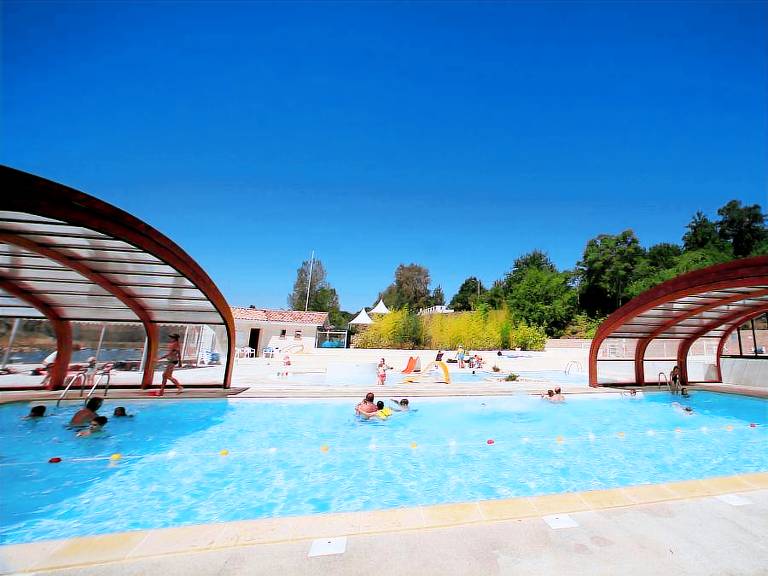 Child-friendly beautiful chalet with patio & heated pool | Dogs allowed — photo 3