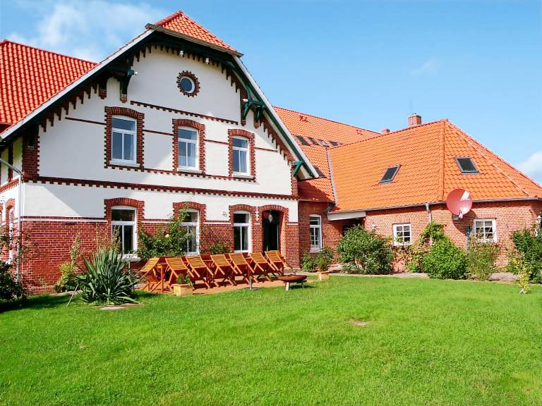 Lovely house with pool, garden & barbecue | Pets are welcome — photo 3