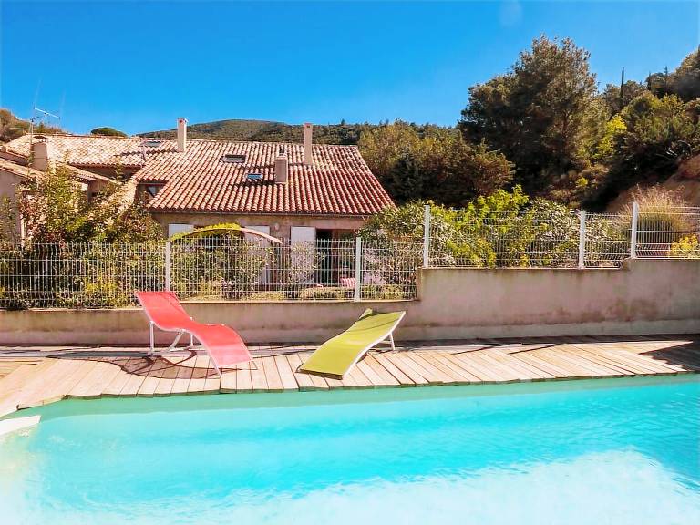 House Saint-Jean-de-Barrou