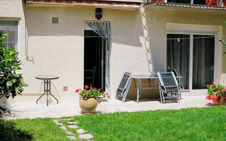 Gite with BBQ & garden | Garden view — photo 2